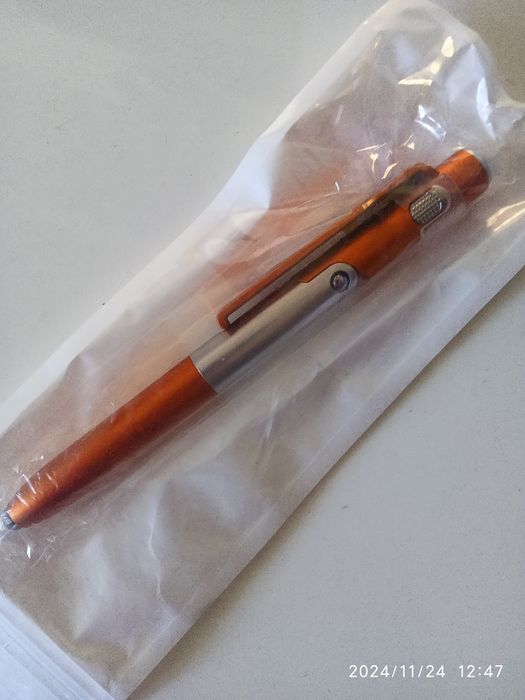 Ручка Стилус Фонарик Подставка  4 в 1