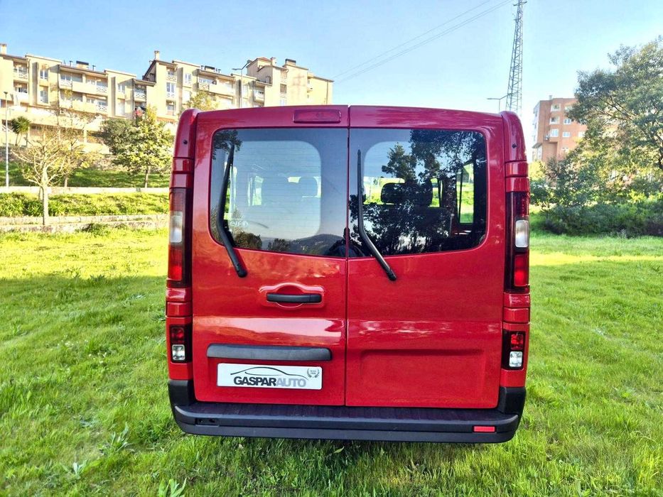 Renault Trafic 1.6 dci L2 (longa) 9 LUGARES
