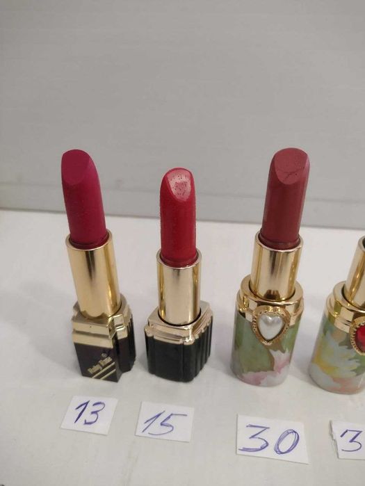 Помада Ruby Rose.