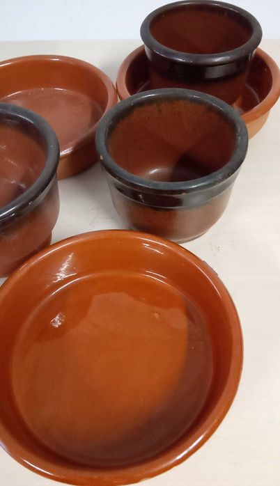 Taças e tacinhas de barro, 9 un, tudo por 5€