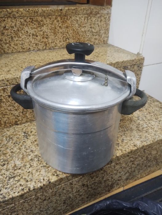 Panela de pressão  20 Litros