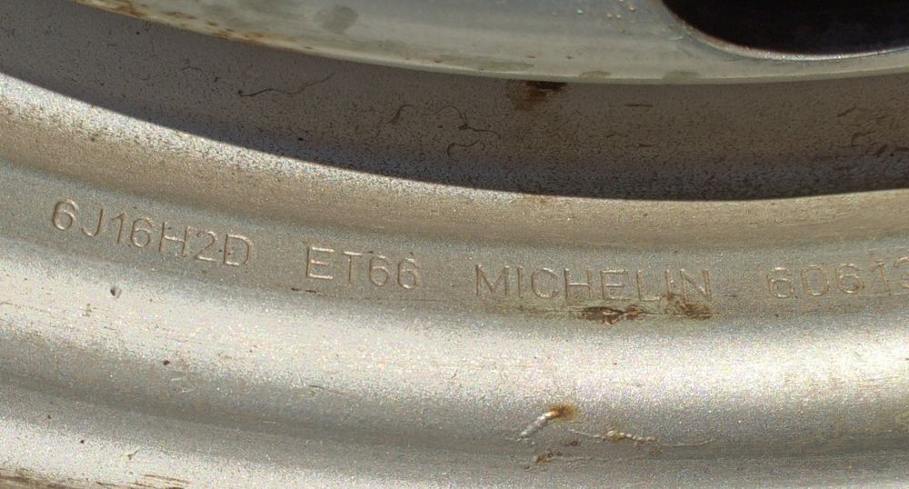 Michelin 215/65/16 з диском Michelin 6J16
