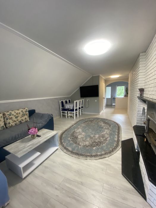 Здається другий поверх