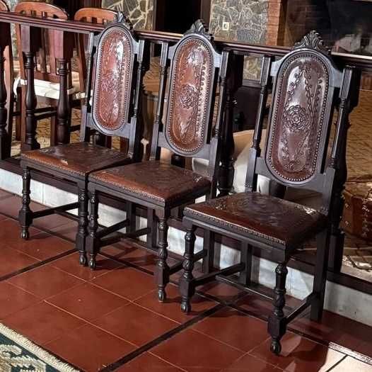 conjunto de 12 cadeiras em madeira maciça e couro (pele)
