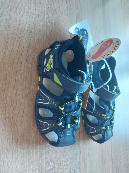 nowe sandały r. 25