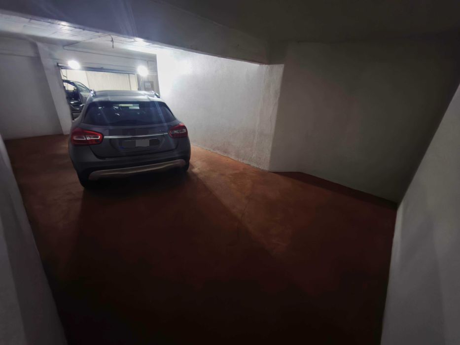 Aluguer garagem Agualva