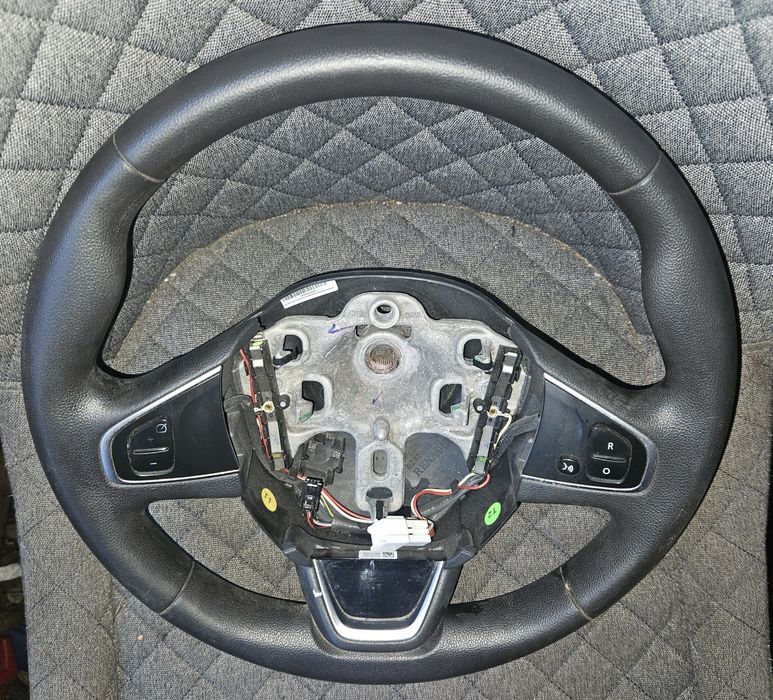 Renault Clio IV Captur kierownica