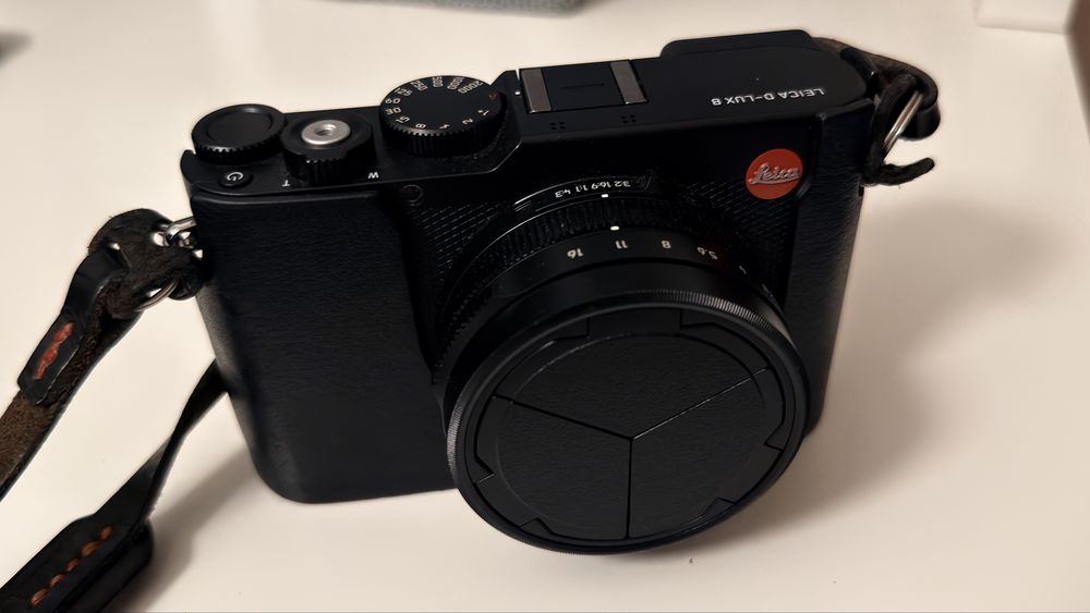 Leica D-Lux 8.