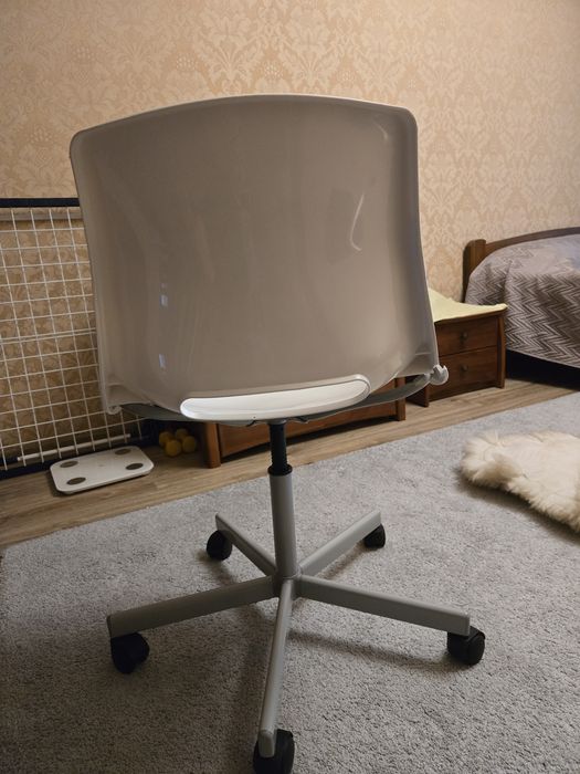 IKEA поворотний стілець