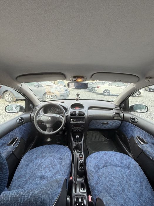 Peugeot 206 гарний стан