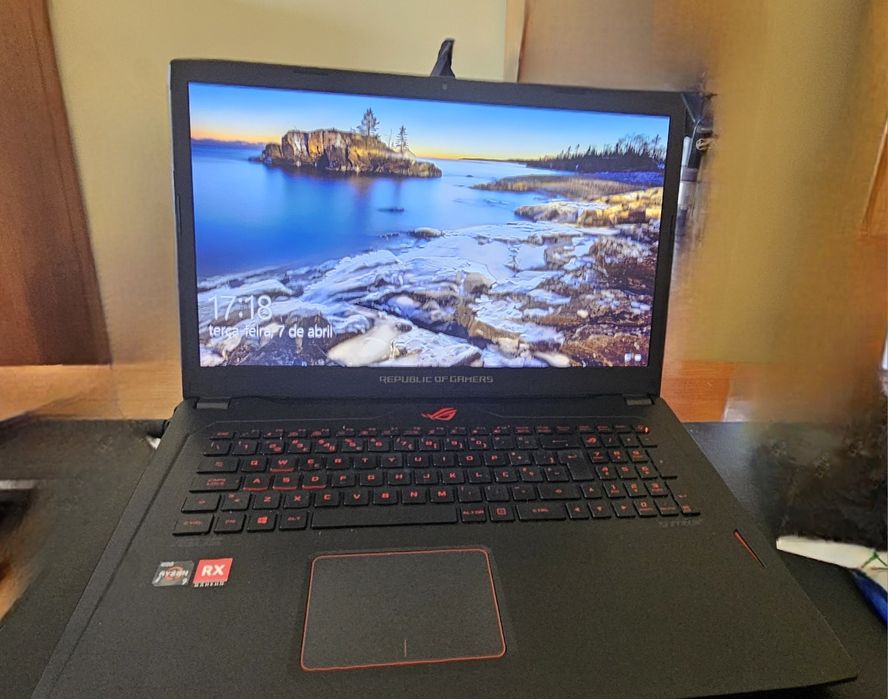 Portátil Acer Republic of Gamers