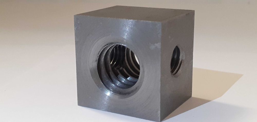 Nakrętka trapezowa tr 20x4 kwadratowa czworokątna