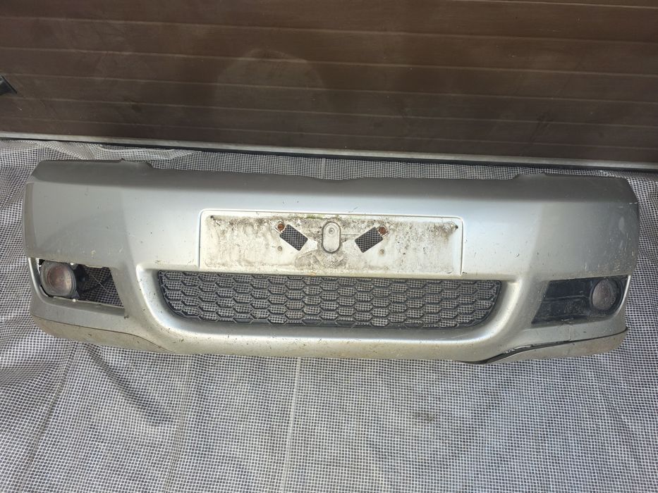 Toyota Corolla Verso 2004-2009 zderzak przód kod kolor 1c0 wysyłka