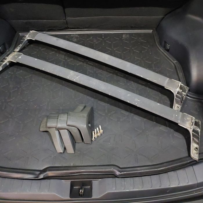 Поперечины для релингов на Rav4
