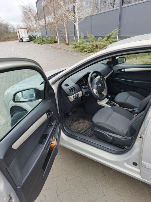 Автомобіль Opel Astra H