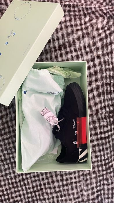 Off white Vulcaned