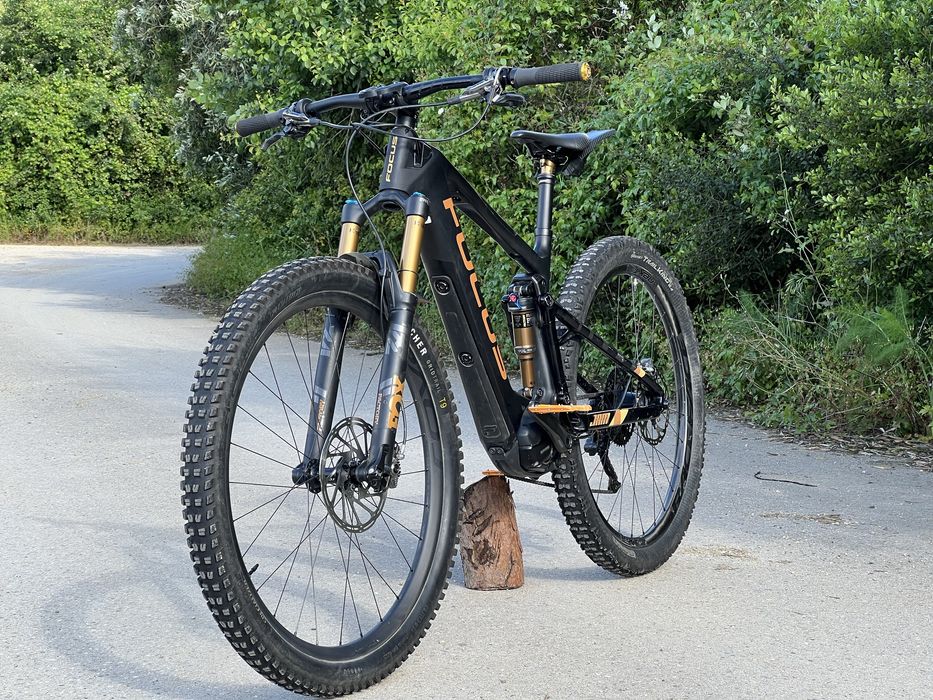 Bicicleta Elétrica Focus Jam2 Carbono Shimano Kashima Coat