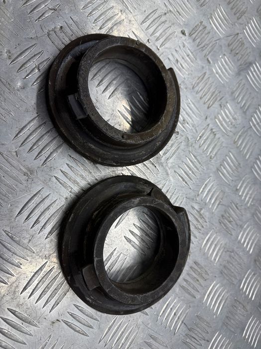 Проставка пружины задняя  верхняя Ford Fusion mk5 13-  DG9C5599AXC