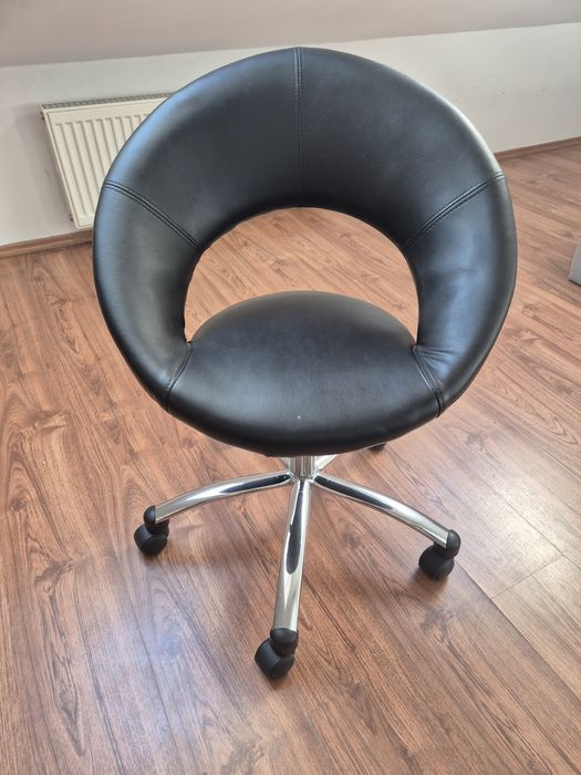 Fotel obrotowy  z ekoskóryi