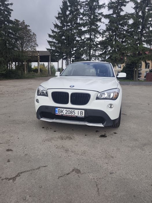 продам авто BMW X1