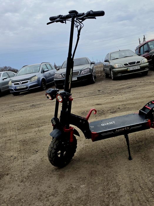 Самокат Giant M11 PRO Outlander