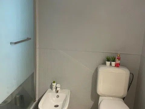 Quarto para arrendar em Agualva