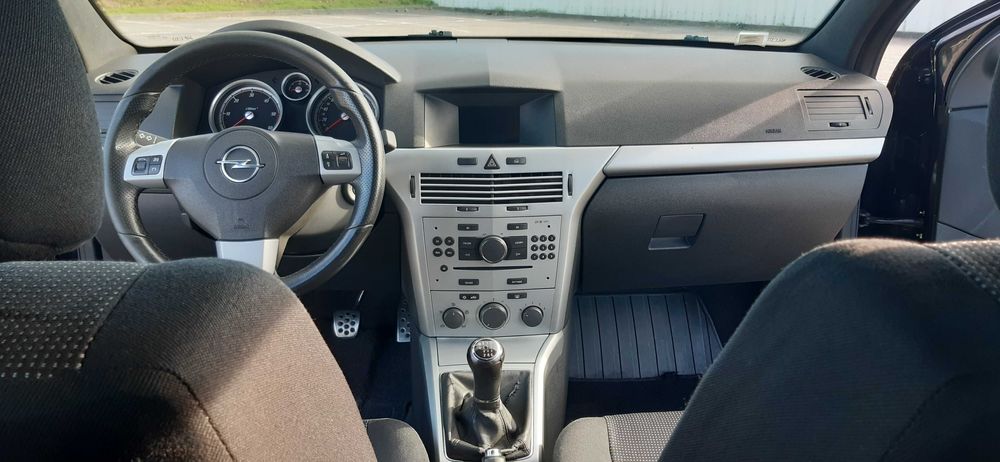 Opel Astra GTC 1.3/90Cv