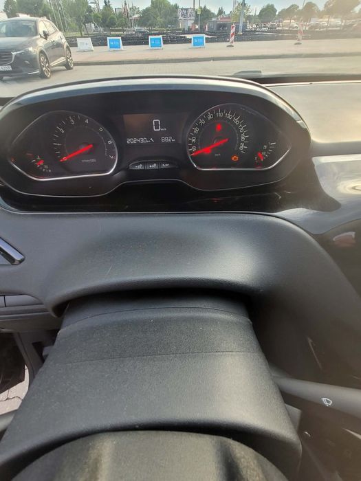 Peugot 208  1.4 vti