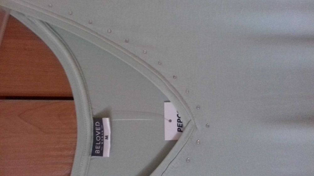 Koszulka damska bez rekawków -nowa