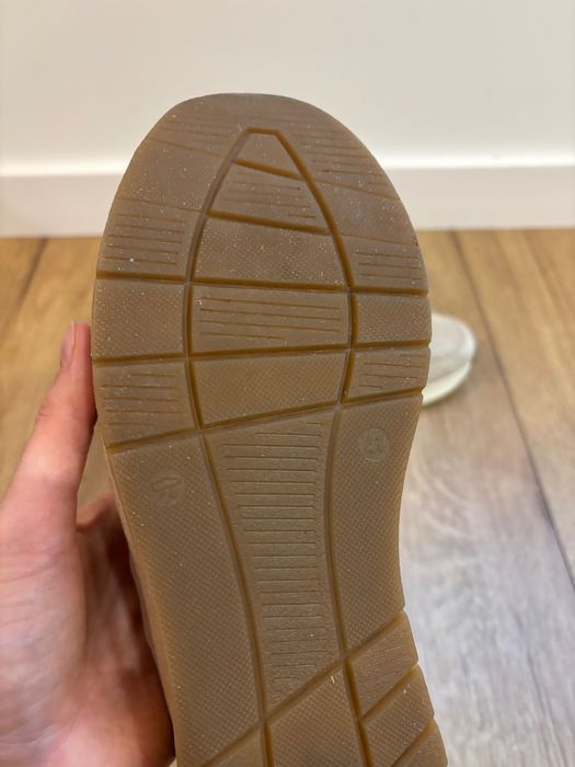 Beżowe mokasyny Rieker, rozmiar 41 – jak nowe, założone raz