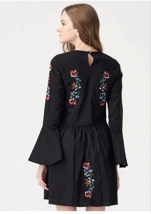 Сукня з вишивкою Zara
