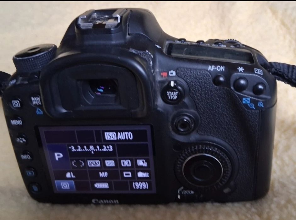 Продам Canon EOS 7D, body, повний комплект, пробіг 11600
