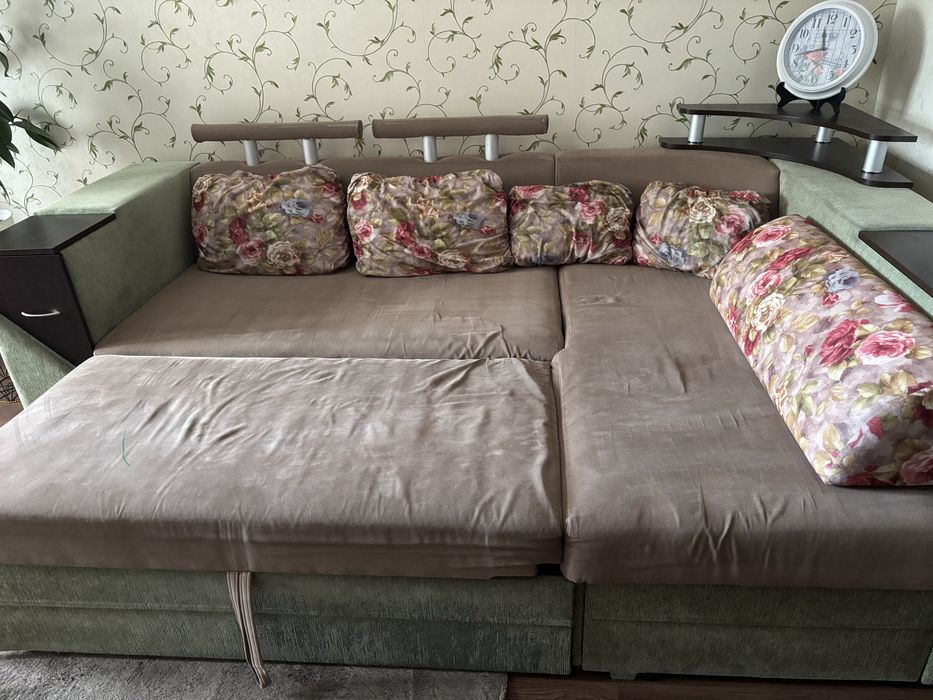 Кутовий диван в хорошому стані