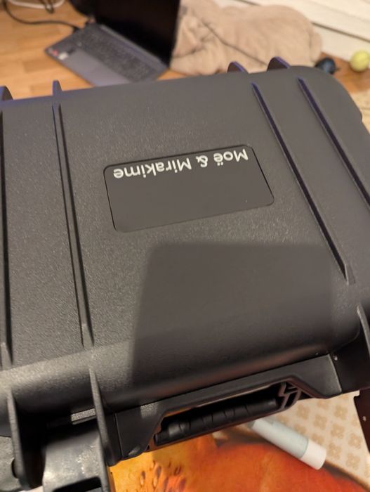 Caixa para equipamento de áudio