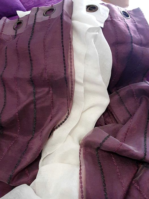 Cortinados com argolas incoporadas