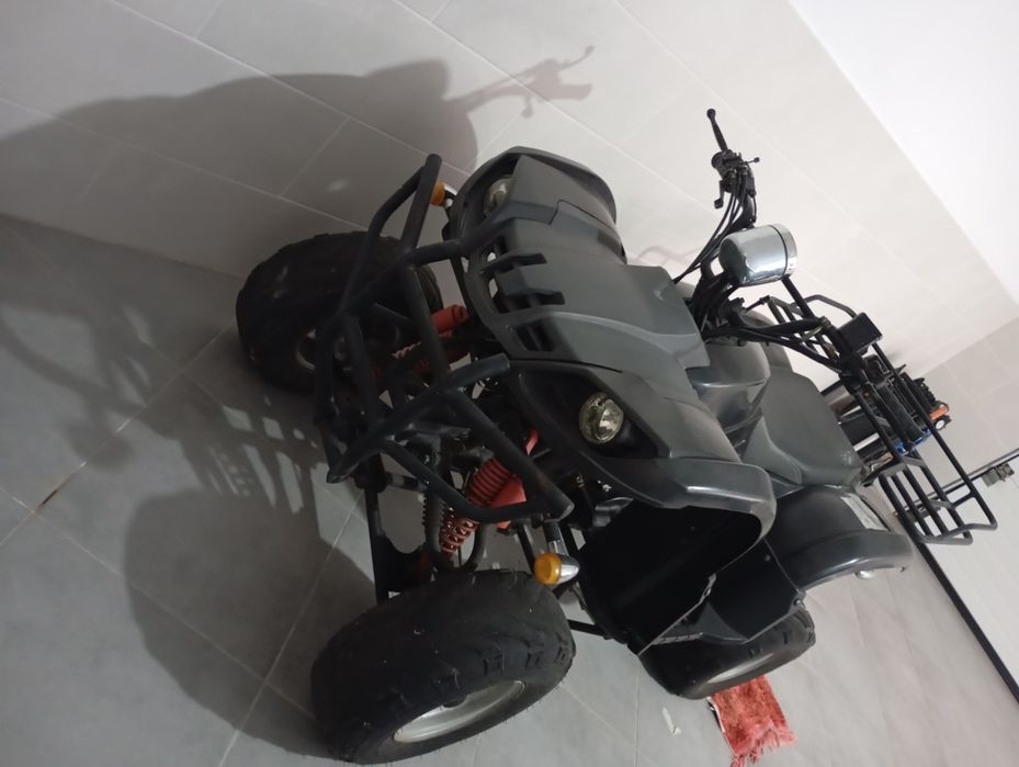 Mota 4 rodas a venda