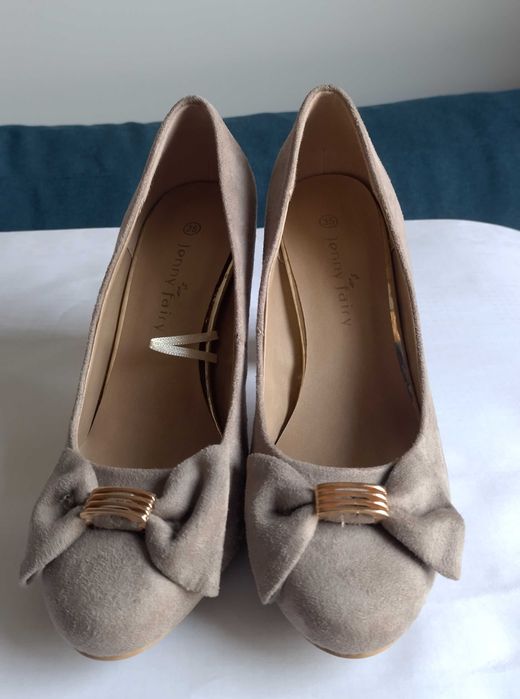 Buty na obcasie. NOWE. Rozmiar 35