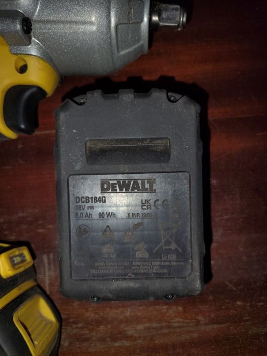 Гайковерт DeWaLt DCF900