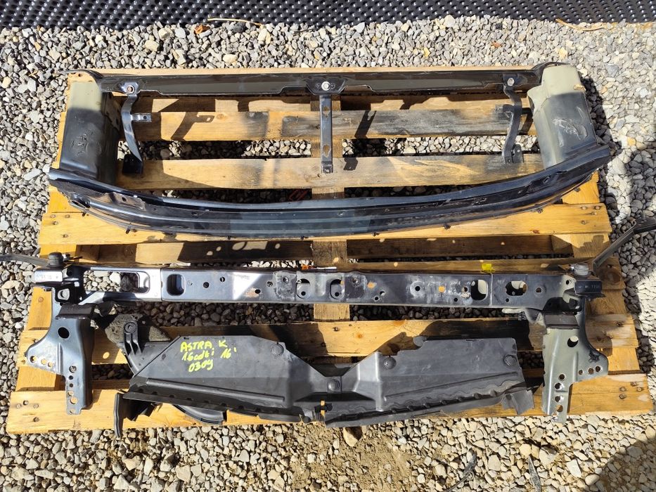 Pas górny przedni okular opel astra k V 5