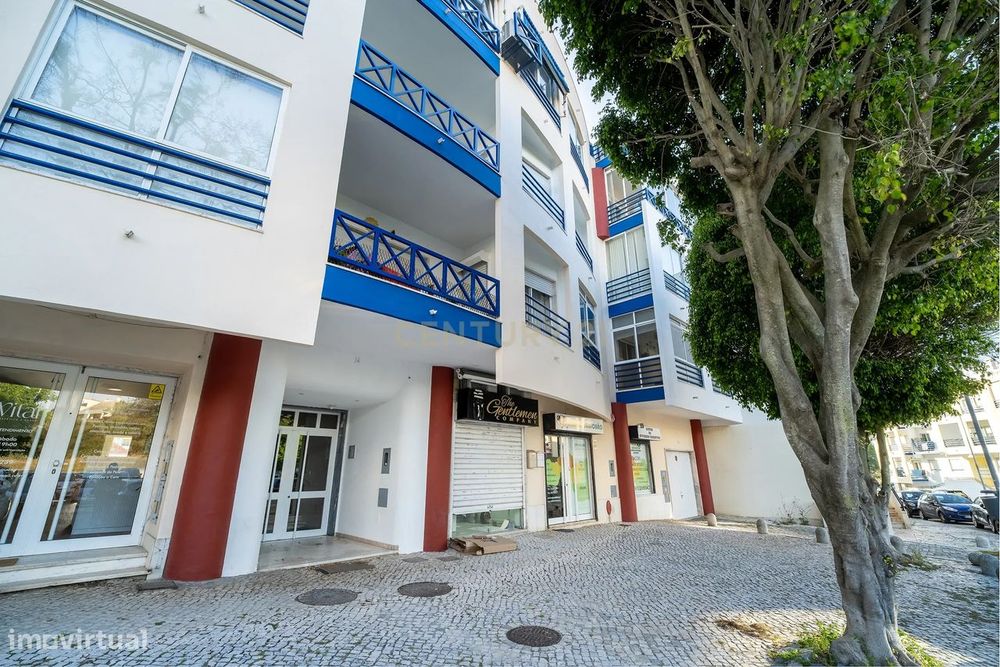 Apartamento Renovado em Charneca de Caparica, Almada