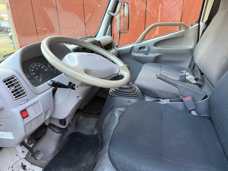 Carrinha Toyota dyna tribasculante