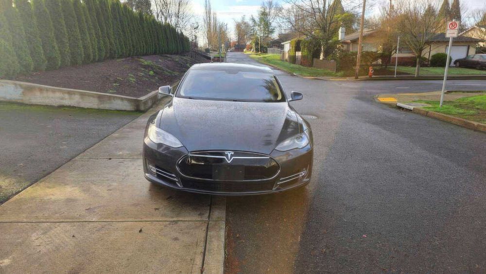 Tesla Model S 85      2014
