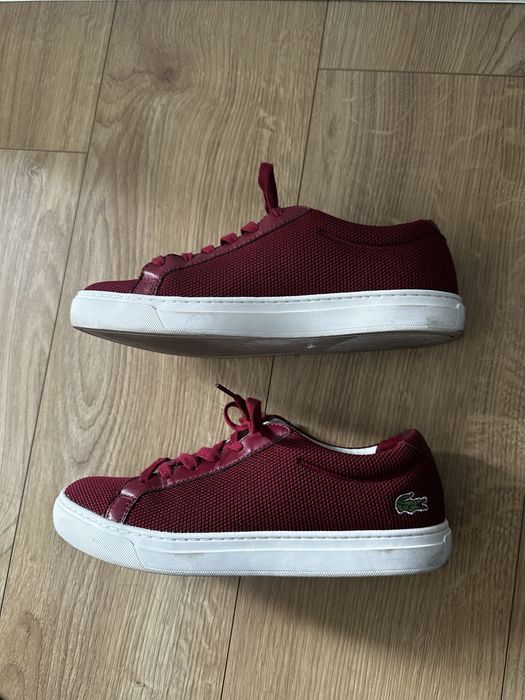 Buty sneakersy bordowe Lacoste