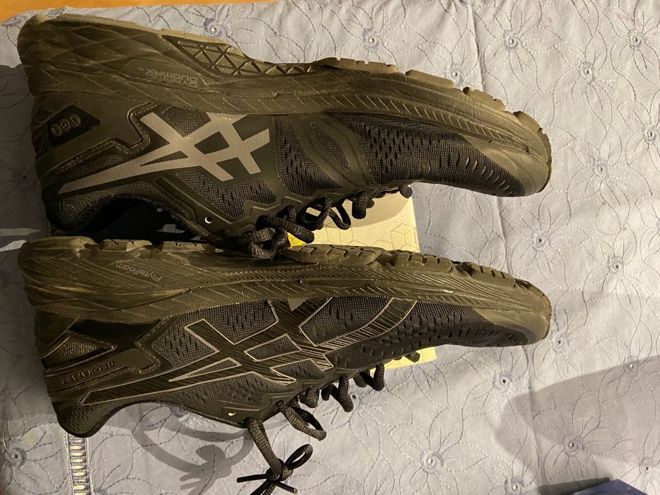 Asics kayano tamanho 44