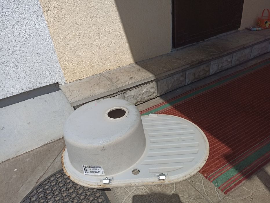 Кран для кухні та мийка