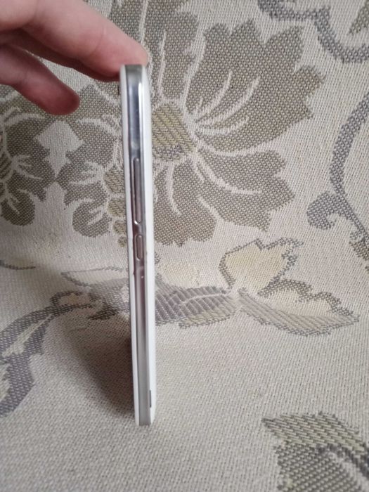 Надійний телефон (HUAWEI Y6 Pro) для дзвінків та роботи.