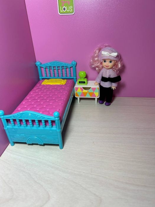 Оригінальні набори меблів Barbie Mattel з ляльками