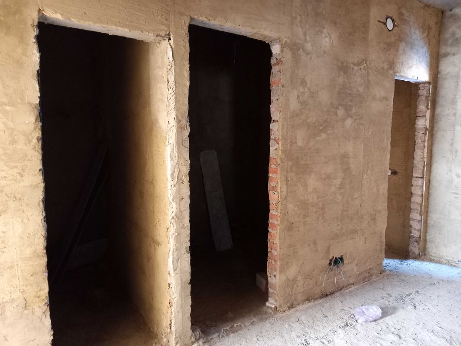 Будинок 99,4 м² та Гараж з підвалом 42,83  м² (НЕ АРЕНДА, ПРОДАЖ)