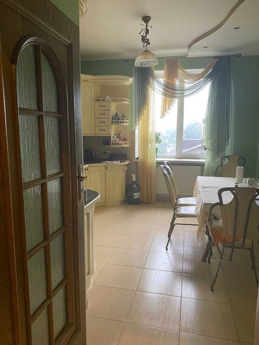 Продається 2-х рівнева квартира VIP класу, район Мазепи, Трускавець!