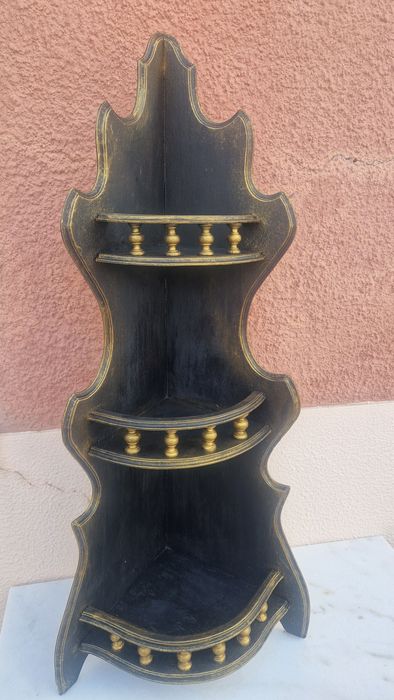 Móvel de canto em madeira maciça